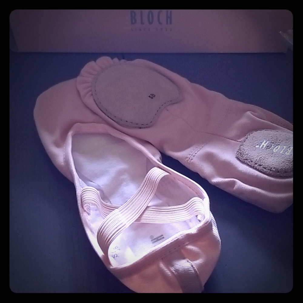 Canvas split sole ballet slipper size 5